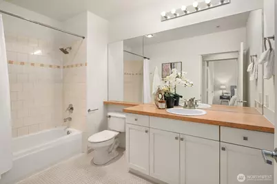 1000 Aurora Avenue N #311, Seattle, WA 98109 - Photo 15