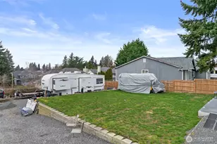 2416 NE 16th St, Renton, WA 98056 - Photo 5