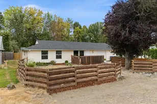 536 SW 18th St, Chehalis, WA 98532 - Photo 3