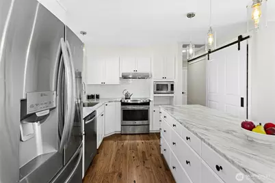 2011 145th Avenue SE, Bellevue, WA 98007 - Photo 7