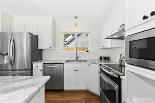 2011 145th Ave SE, Bellevue, WA 98007 - Photo 5