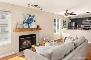 10329 Meridian Ave N, Seattle, WA 98133 - Photo 11