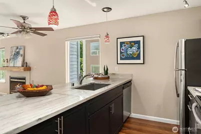 10329 Meridian Avenue N #202, Seattle, WA 98133 - Photo 5