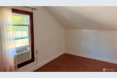 11522 8th Avenue NE, Seattle, WA 98125 - Photo 17