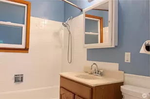 11522 8th Ave NE, Seattle, WA 98125 - Photo 15