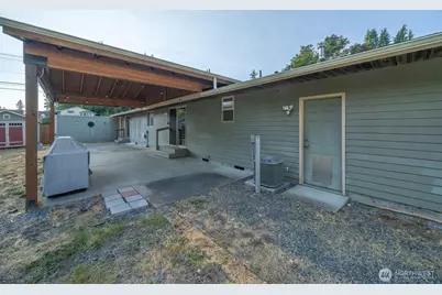 704 105th Place SE, Everett, WA 98208 - Photo 15