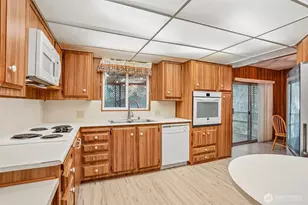 10414 Peacock Hill Ave, Gig Harbor, WA 98332 - Photo 3