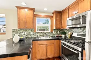 9243 35th Ave SW, Seattle, WA 98126 - Photo 15
