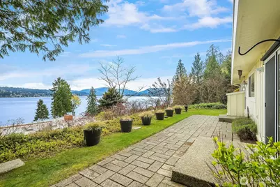 1848 W Lake Sammamish Parkway SE, Bellevue, WA 98008 - Photo 7