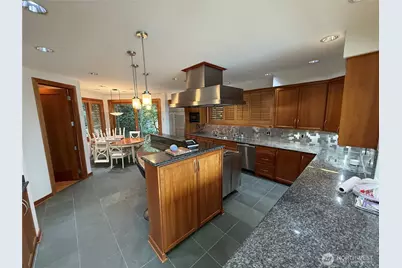 7275 N Mercer Way, Mercer Island, WA 98040 - Photo 21
