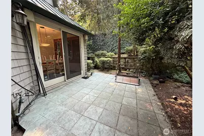 7275 N Mercer Way, Mercer Island, WA 98040 - Photo 37