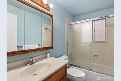 16445 Ambaum Boulevard S, Burien, WA 98148 - Photo 19