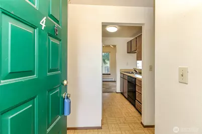 1102 8th Street NE #4, Auburn, WA 98002 - Photo 1