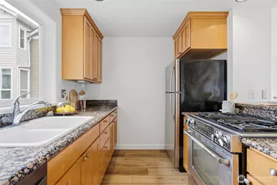 936 N 35th Street #E, Seattle, WA 98103 - Photo 13