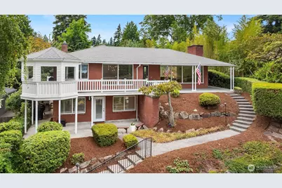 6635 57th Avenue NE, Seattle, WA 98115 - Photo 1
