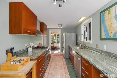 1624 E McGraw Street, Seattle, WA 98112 - Photo 13