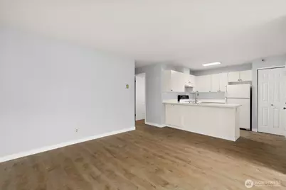3660 Whitman Avenue N, Seattle, WA 98103 - Photo 9