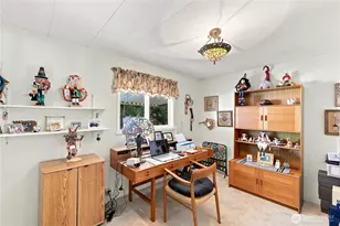 18425 NE 95th St, Redmond, WA 98052 - Photo 17
