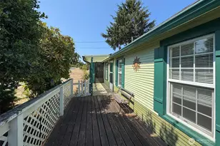 739 W 4th St, Port Angeles, WA 98363 - Photo 11