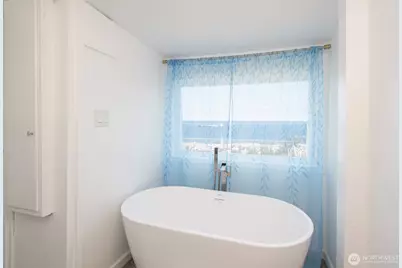 739 W Fourth Street, Port Angeles, WA 98363 - Photo 23