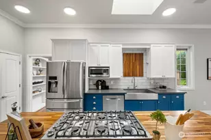 17247 SE 54th Pl, Bellevue, WA 98006 - Photo 13