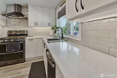 6225 41st Ave E, Tacoma, WA 98443 - Photo 9