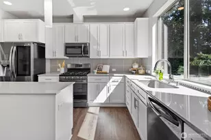 6861 NE 170th St, Kenmore, WA 98028 - Photo 9