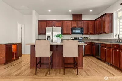 308 196th Place SW #305, Lynnwood, WA 98036 - Photo 9