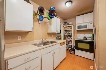 1931 McDougall Avenue, Everett, WA 98201 - Photo 23