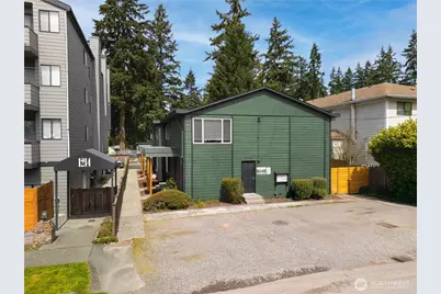 1220 N 137th Street #4, Seattle, WA 98133 - Photo 1
