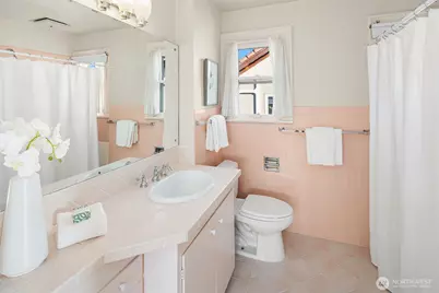 2449 43rd Avenue W, Seattle, WA 98199 - Photo 27