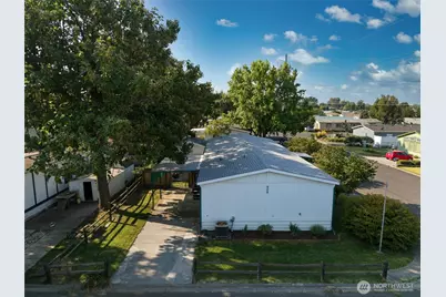 908 NE Empire Street, College Place, WA 99324 - Photo 37