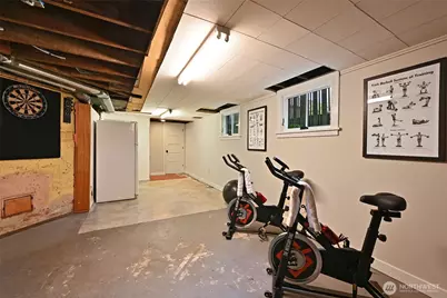 4227 Meridian Avenue N, Seattle, WA 98103 - Photo 29