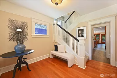 4227 Meridian Avenue N, Seattle, WA 98103 - Photo 5