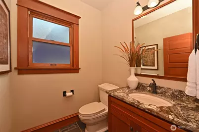 4227 Meridian Avenue N, Seattle, WA 98103 - Photo 11