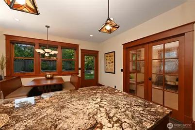 4227 Meridian Avenue N, Seattle, WA 98103 - Photo 15