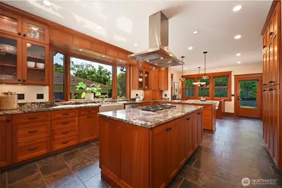 4227 Meridian Avenue N, Seattle, WA 98103 - Photo 13