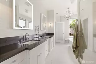 7226 S Ryan Street W, Seattle, WA 98178 - Photo 9