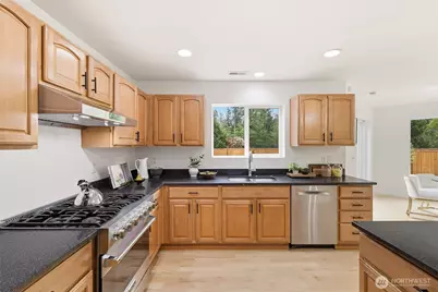 2108 250th Place SE, Sammamish, WA 98075 - Photo 7