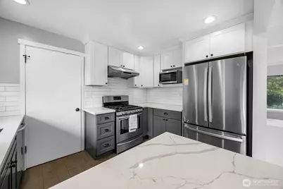 3811 SW 105th Street, Seattle, WA 98146 - Photo 9
