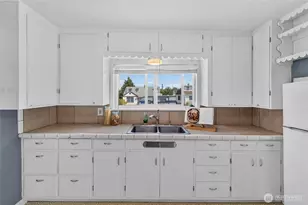 903 S Albert St, Port Angeles, WA 98362 - Photo 11
