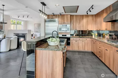 17 W Mercer Street #TH7, Seattle, WA 98119 - Photo 7