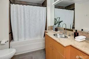 17 W Mercer St, Seattle, WA 98119 - Photo 23