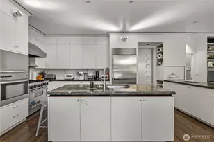1108 Harvard Ave E, Seattle, WA 98102 - Photo 17