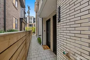 222 10th Ave E, Seattle, WA 98102 - Photo 3
