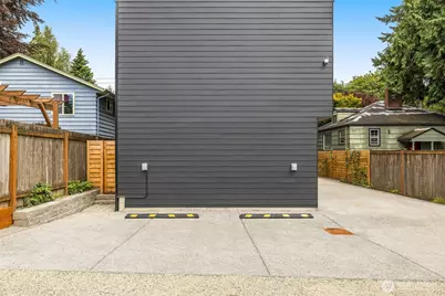 10331 Ashworth Avenue N, Seattle, WA 98133 - Photo 25