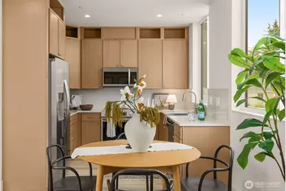 10331 Ashworth Avenue N, Seattle, WA 98133 - Photo 9