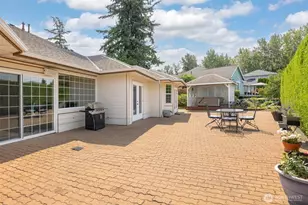 911 E Pacificview Dr, Bellingham, WA 98229 - Photo 9
