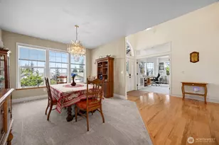 911 E Pacificview Dr, Bellingham, WA 98229 - Photo 29