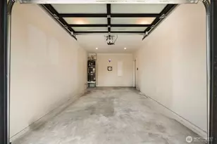 9251 Palatine Ave N, Seattle, WA 98103 - Photo 23